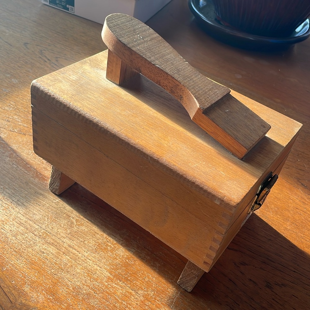 Vintage shoe shine box